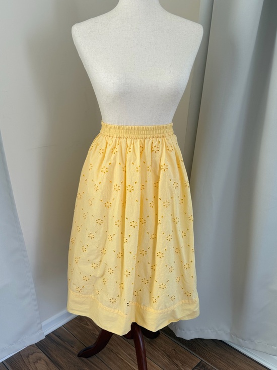 J. Crew Factory Dresses & Skirts - J. Crew Factory Petite Yellow Eyelet Midi Skirt